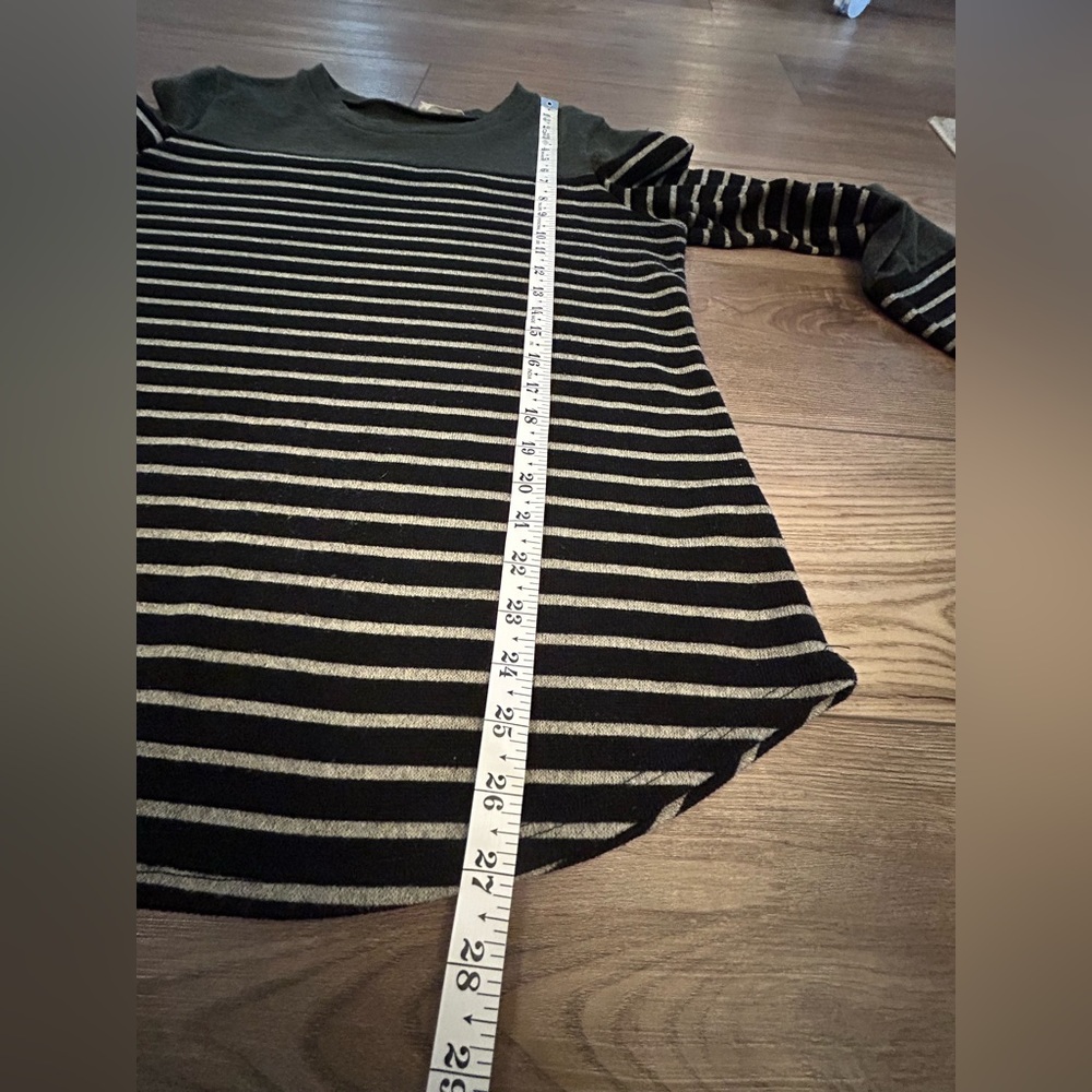 12PM by Mon Ami Striped‎ Long Sleeve Knit Top Neutral Casual - Picture 5 of 6